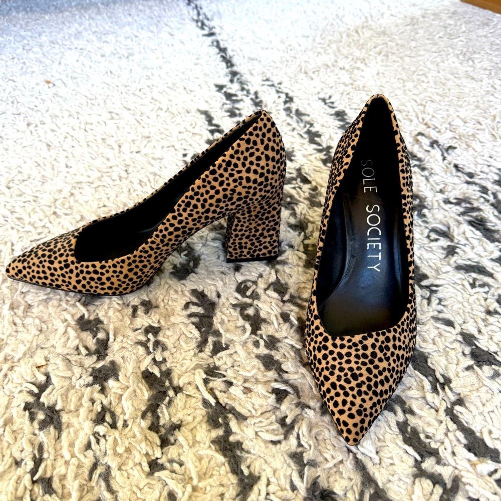 sole society cheetah pointed toe pump heels - brand new never worn size 8.5